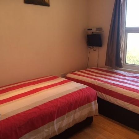 Nite Inn Bed & Breakfast Leeds  Extérieur photo